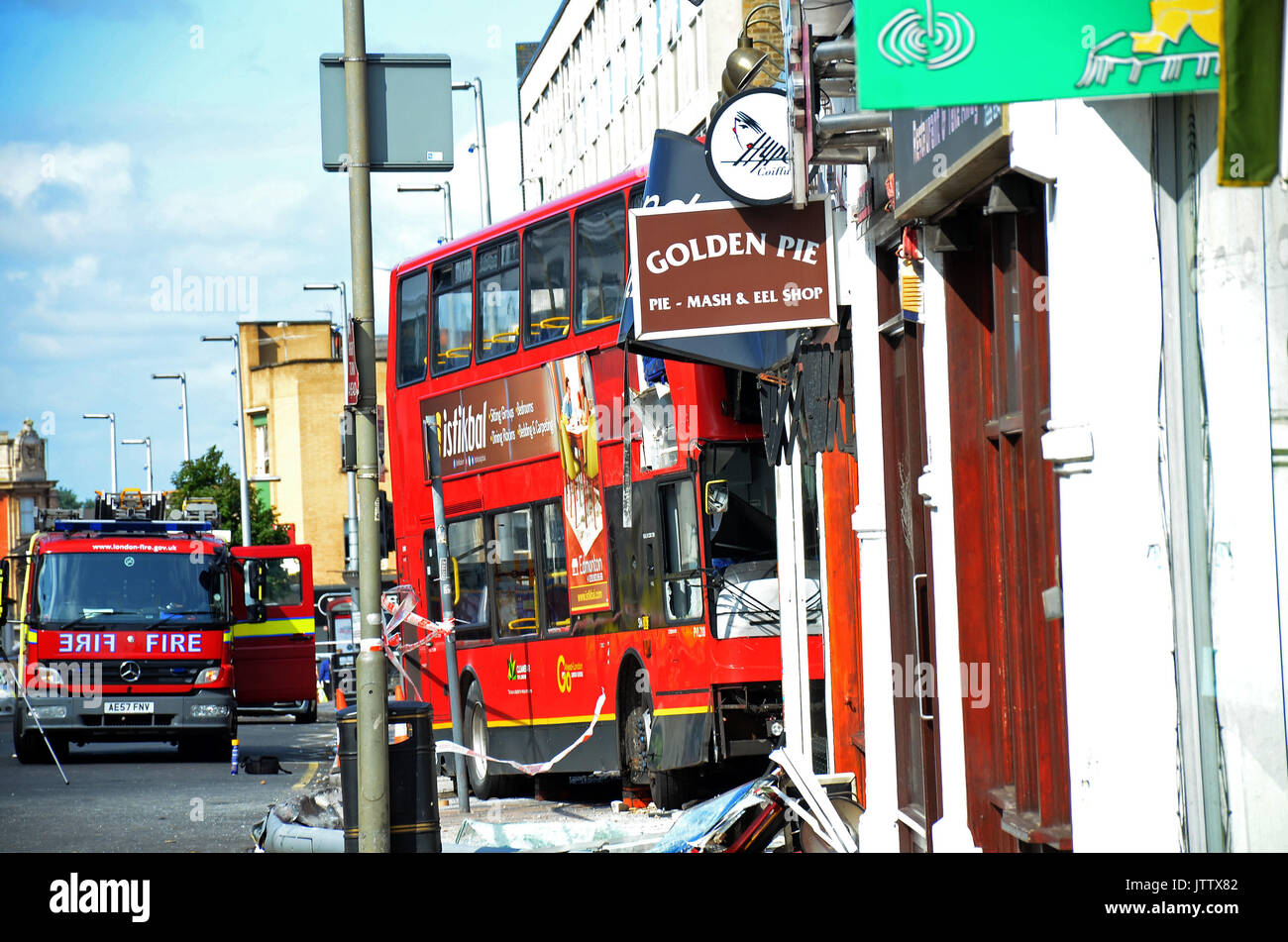 London, UK, Battersea 10/08/2017 Bus crashes into Poggen Pohl ... London, UK, Battersea 10/08/2017 Bus crashes into Poggen Pohl ...