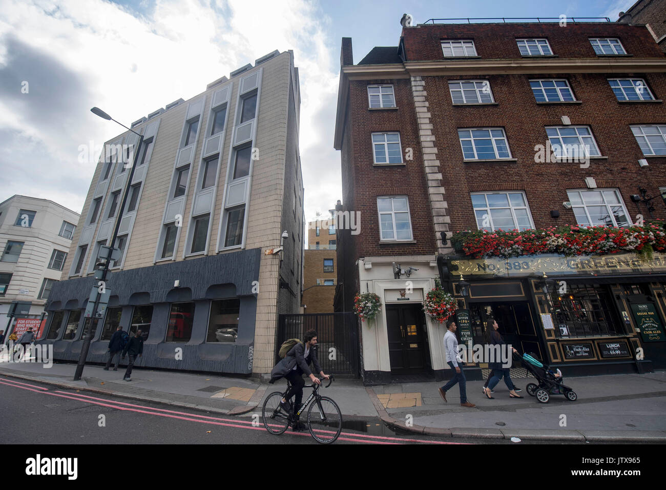 The 3 metre gap between two buildings on euston road hires stock