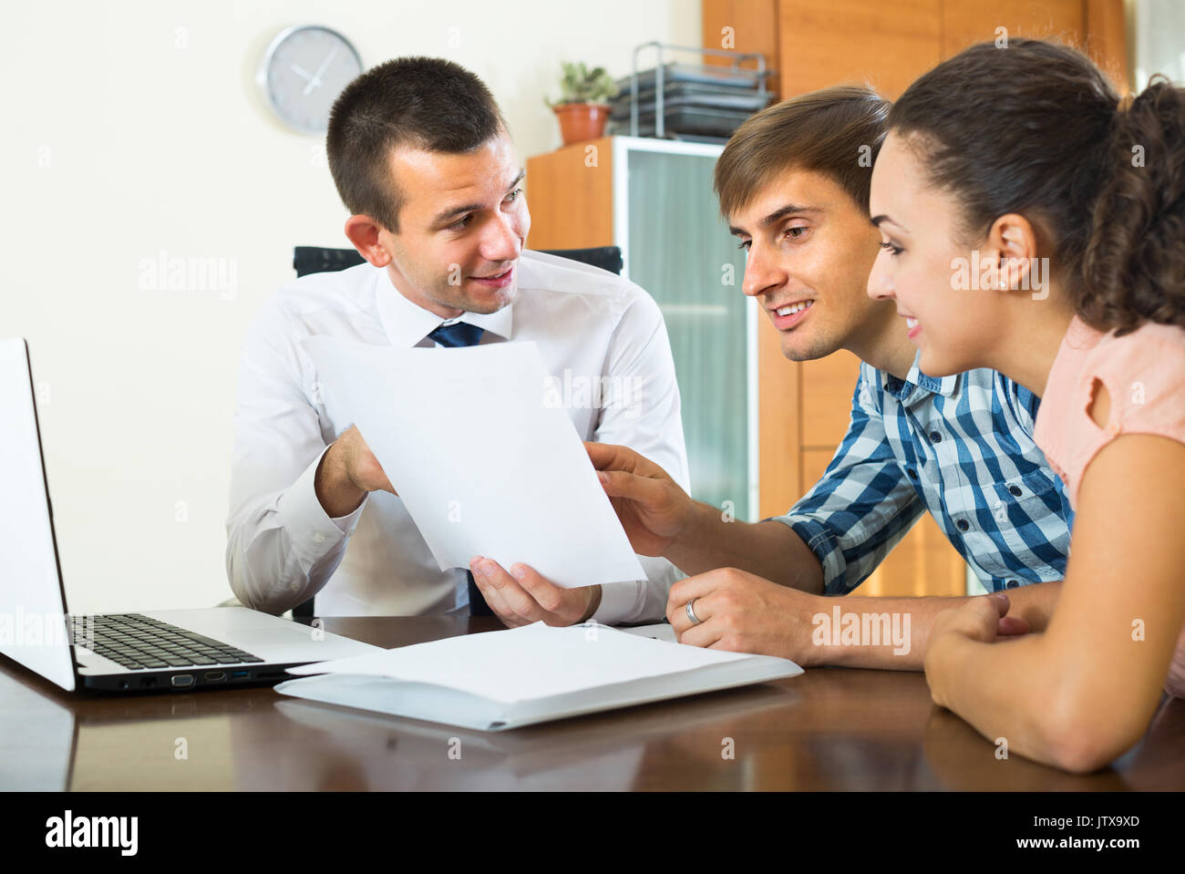 Психологические предметы. Speaking of synonyms. Speaking of synonyms. Doctor's executive portrait. Аттестация персонала картинки для презентации.