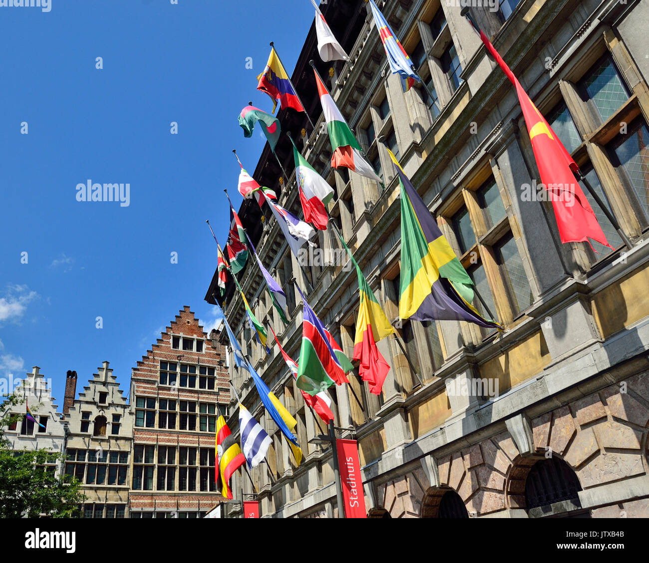 Antwerp / Antwerpen, Belgium. City Hall / Stadhuis (1565: Flemish Renaissance) in the Grote Markt (main square) Stock Photo