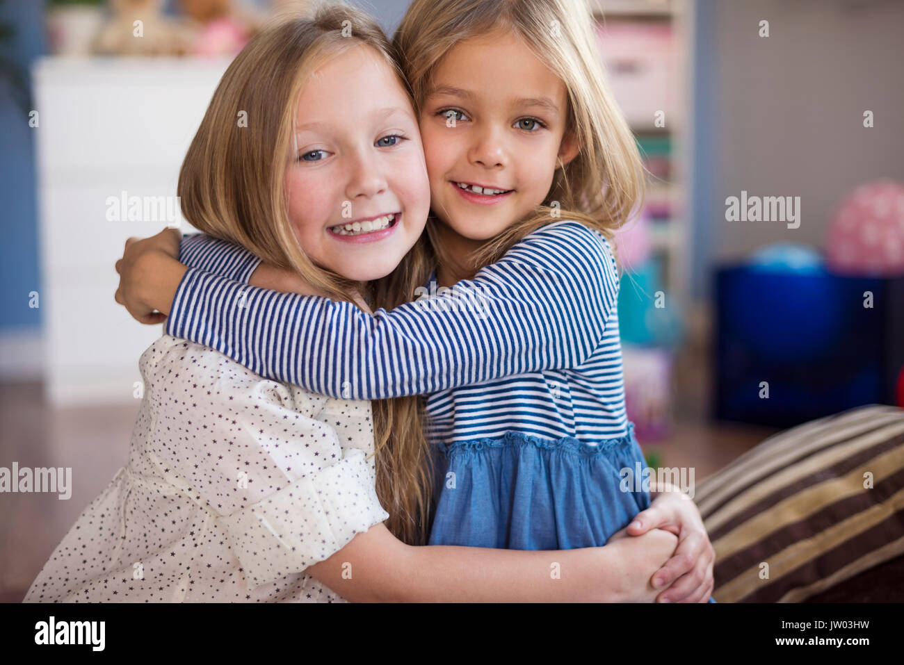 Близняшки shauna & shannon baker. Как стать сестрой. Сестры. Красивые подруги. Стала сестрой.