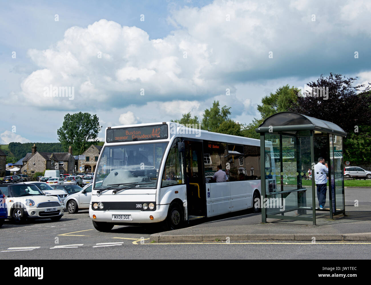Village bus stop england hi-res stock photography and images - Alamy