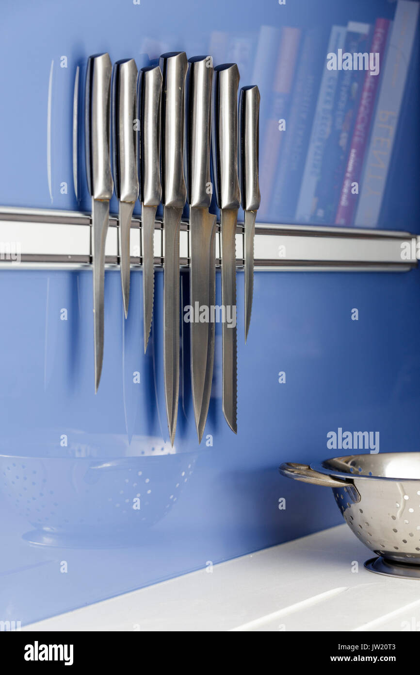 Knife storage strip in modern kitchen Stock Photo Alamy