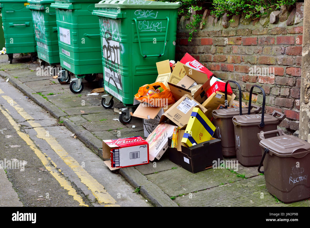 Rubbish fly tipped hires stock photography and images Alamy