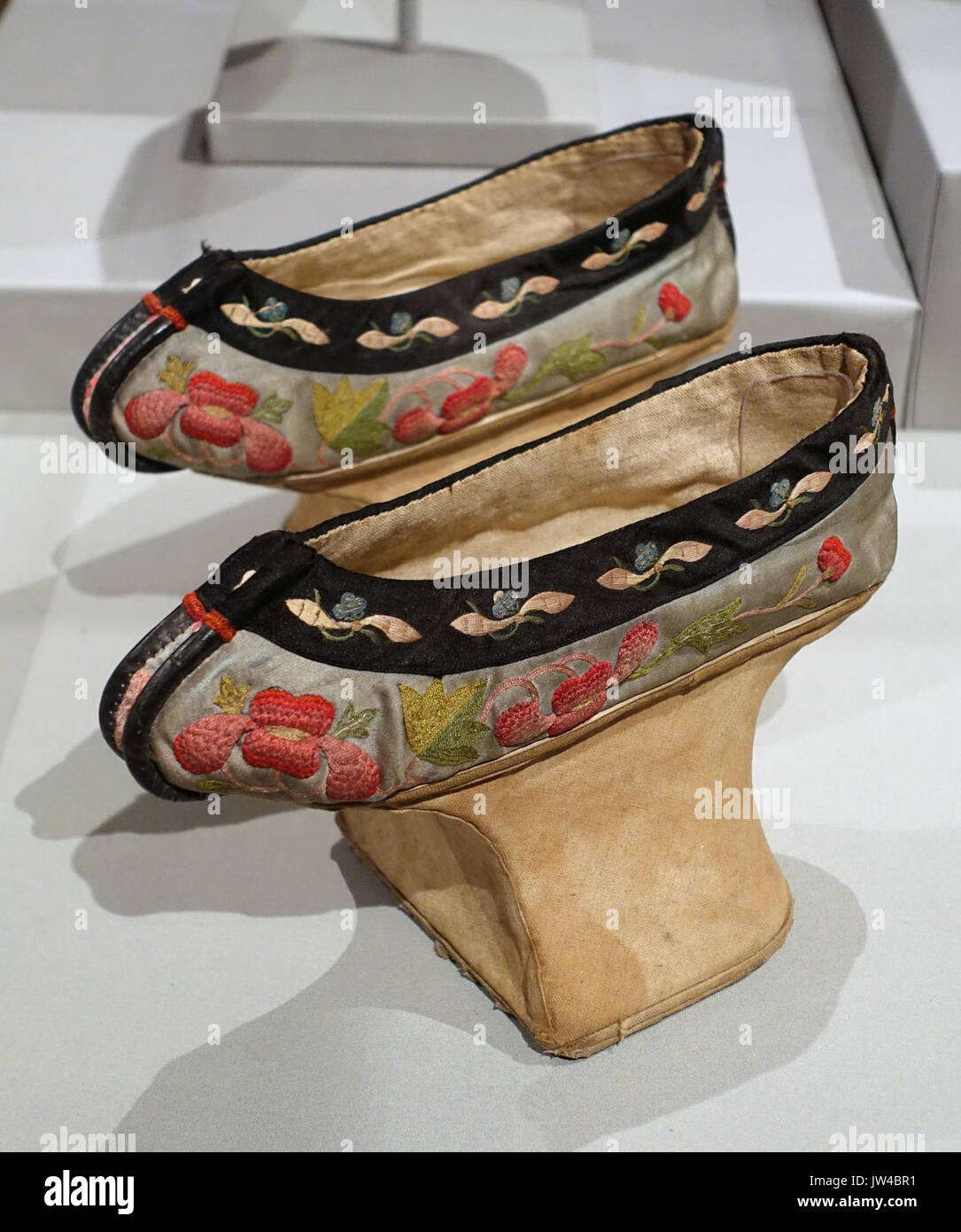 Shoes for a Manchu noblewoman, China, Qing dynasty, mid 1800s AD, silk