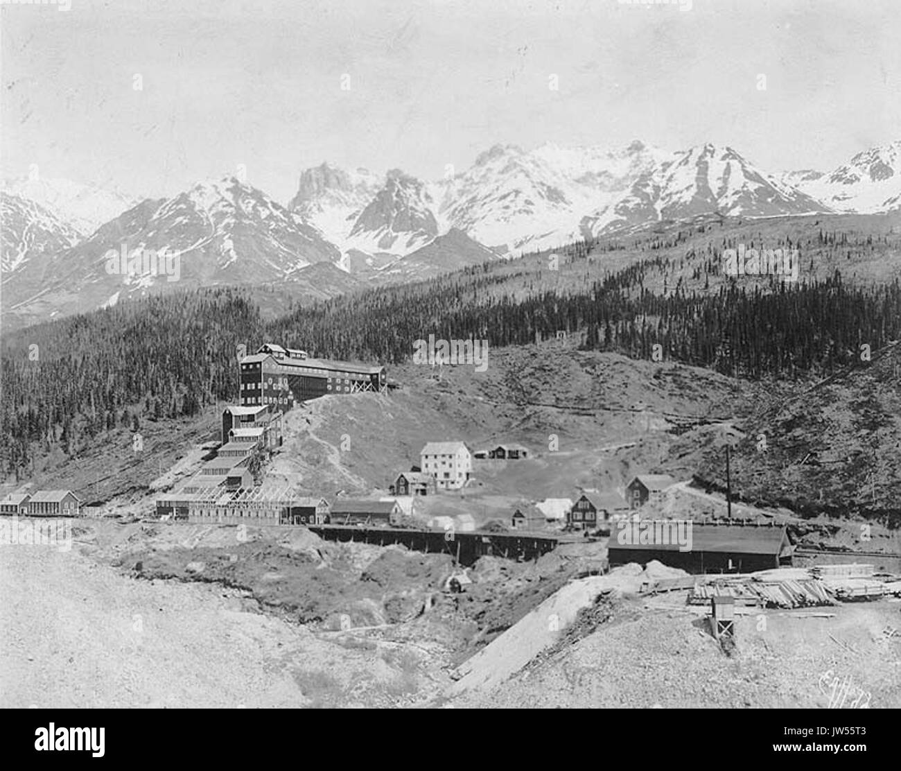 Kennicott Mines Company buildings, Kennicott, Alaska, ca 1909 (HEGG 278