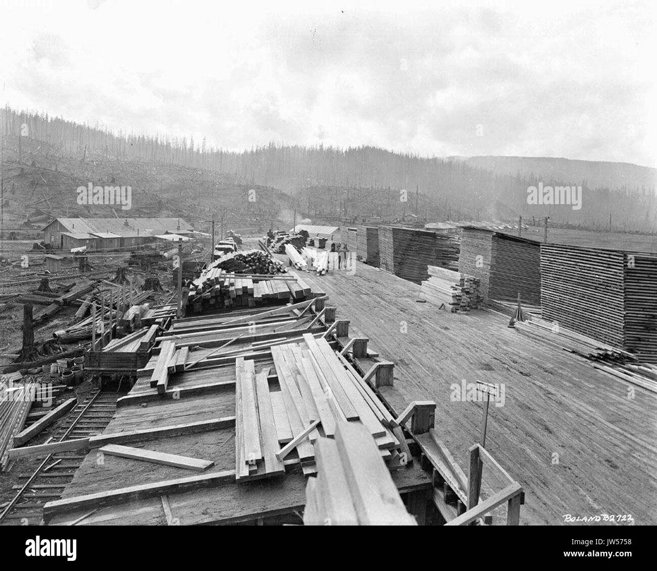 Linco Log and Lumber Company platform 2 Stock Photo - Alamy