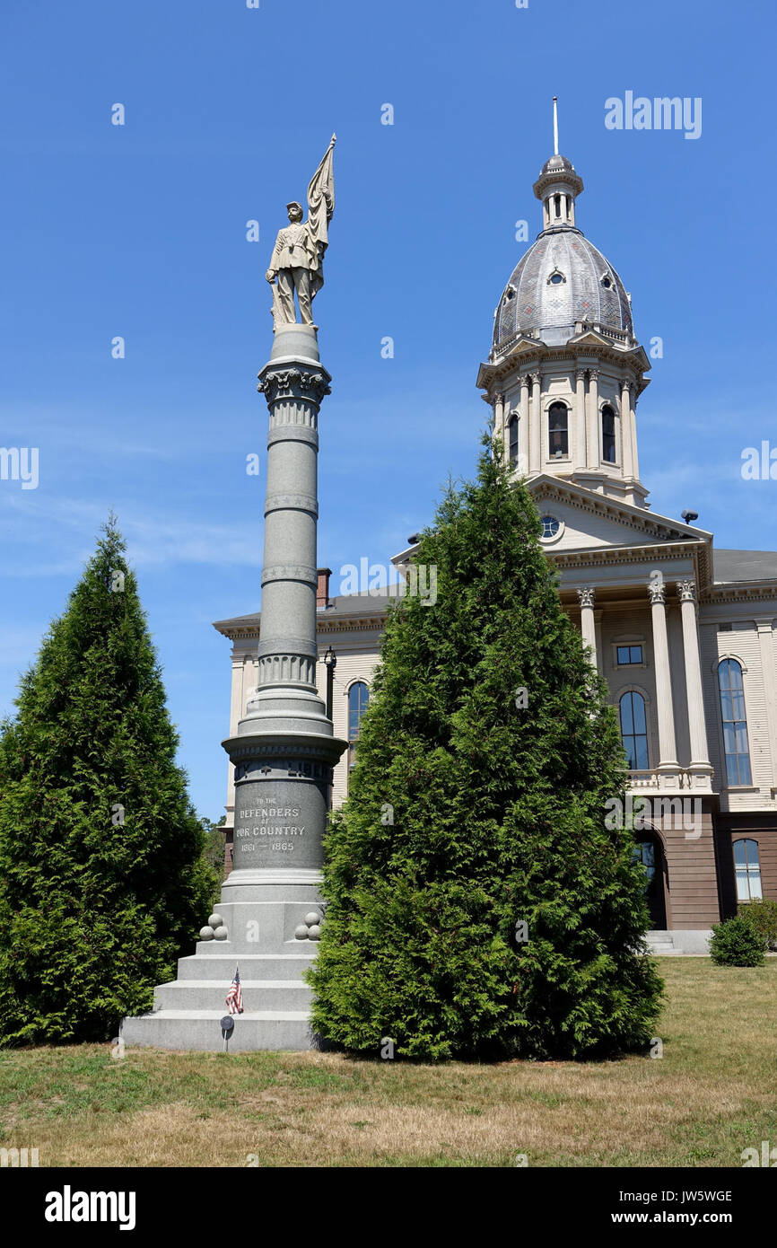 Civil War Memorial and Town Hall Middleborough, Massachusetts DSC03985