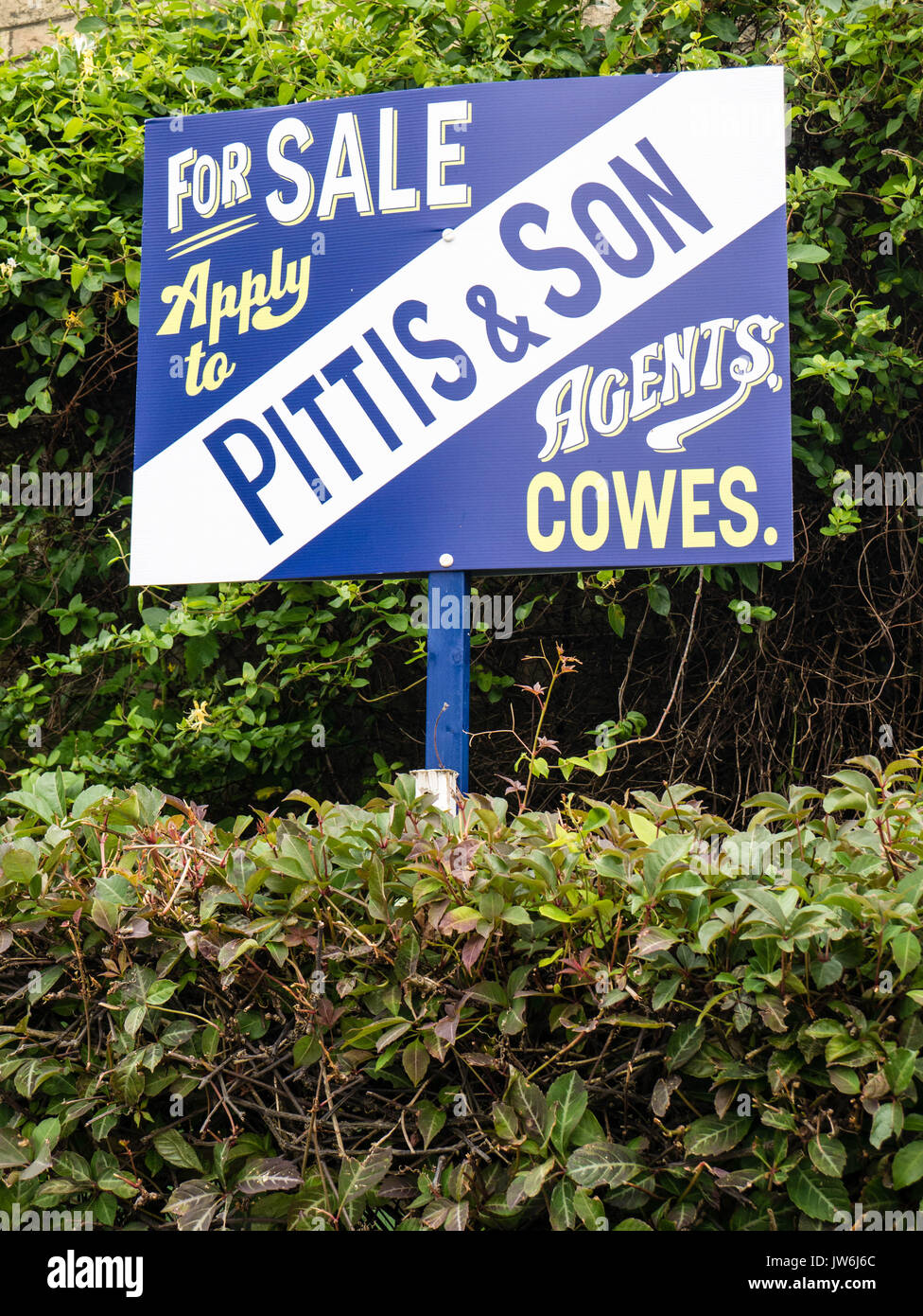 Traditional Estate Agents Sign, Cowes, Isle of Wight, England, UK, GB. Stock Photo