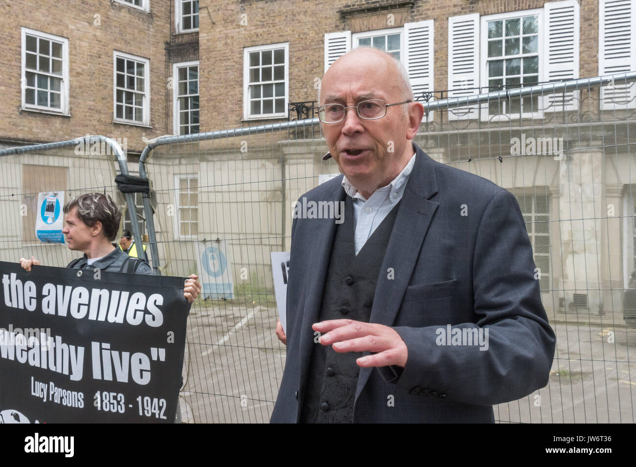 London, UK. 10th Aug, 2017. London, UK. 10th August 2017. Ian Bone of Class War, who lived in Grenfell Tower for three years in the 1980s, speaks at the protest by the Peoples Republic Of North Kensington, an organisation supporting the former residents of Grenfell Tower, outside Duke's Lodge, a large block of flats in Holland Park calling on Kensington & Chelsea Council to compulsory purchase the empty block and refurbish its 27 flats as housing for families displaced by the Grenfell fire, around a 15 minute walk away. The protest was supported by some local residents from Grenfell and by Stock Photo