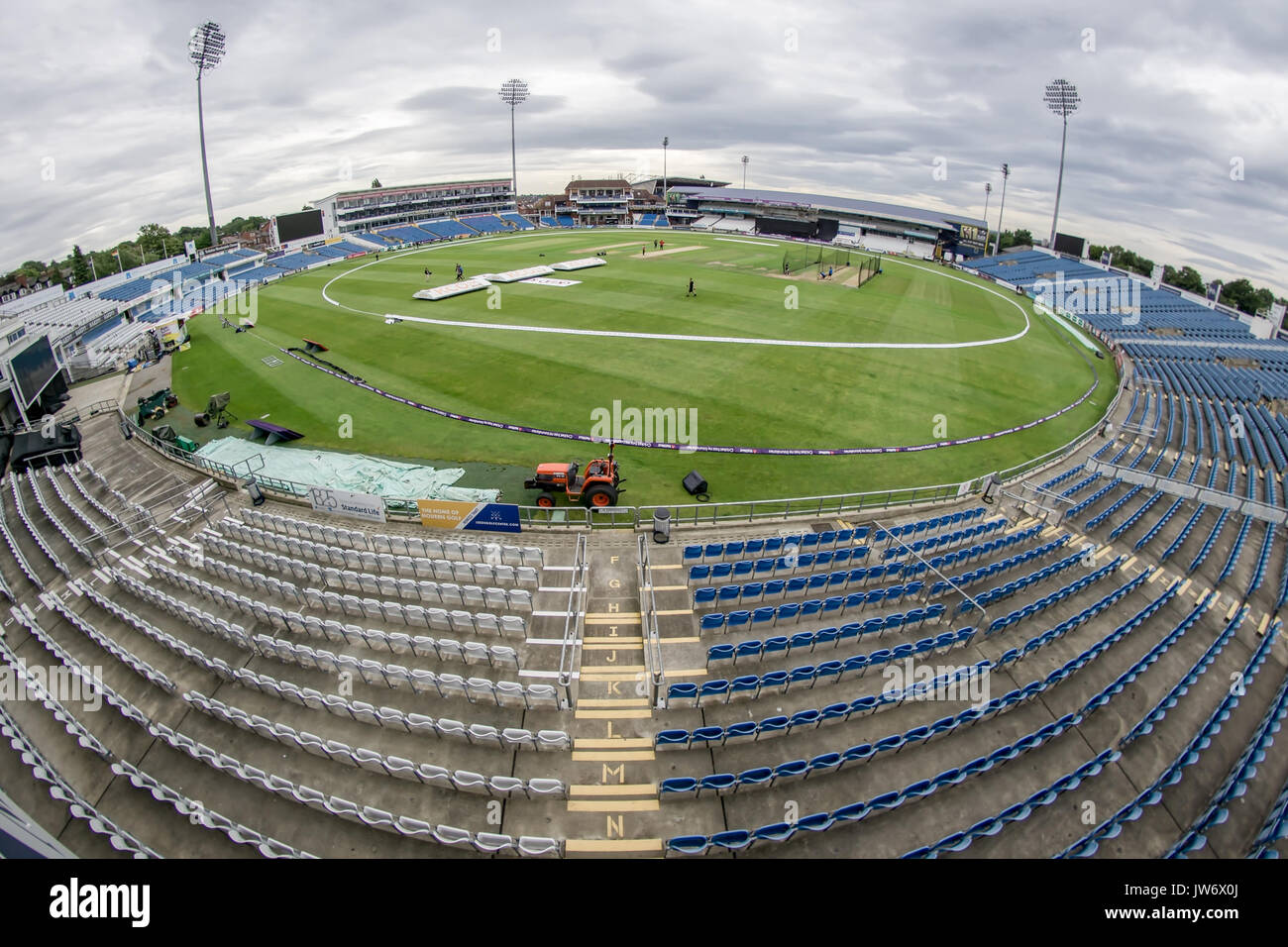 General view of a cloudyovercast Headingley Stadium before the start of Yorkshire Diamonds v Lancashire Thunder.  Yorkshire Diamonds v Lancashire Thunder and Yorkshire Vikings v Lancashire Lightning on Friday 11 August 2017. Photo by Mark P Doherty. Stock Photo