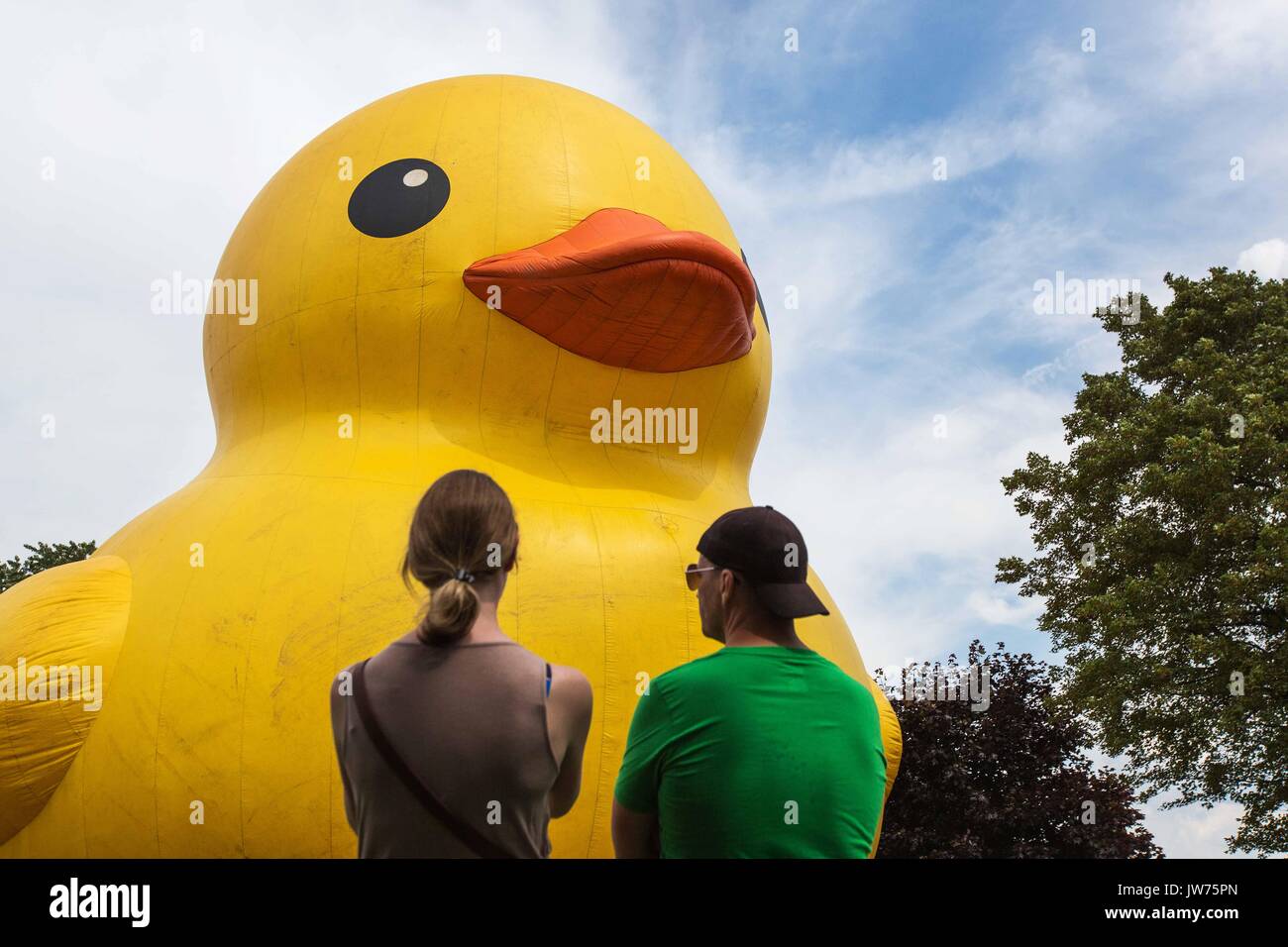biggest-rubber-ducky-hi-res-stock-photography-and-images-alamy