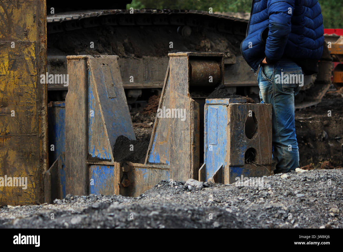 installation of metal structures immediate support for draining soil