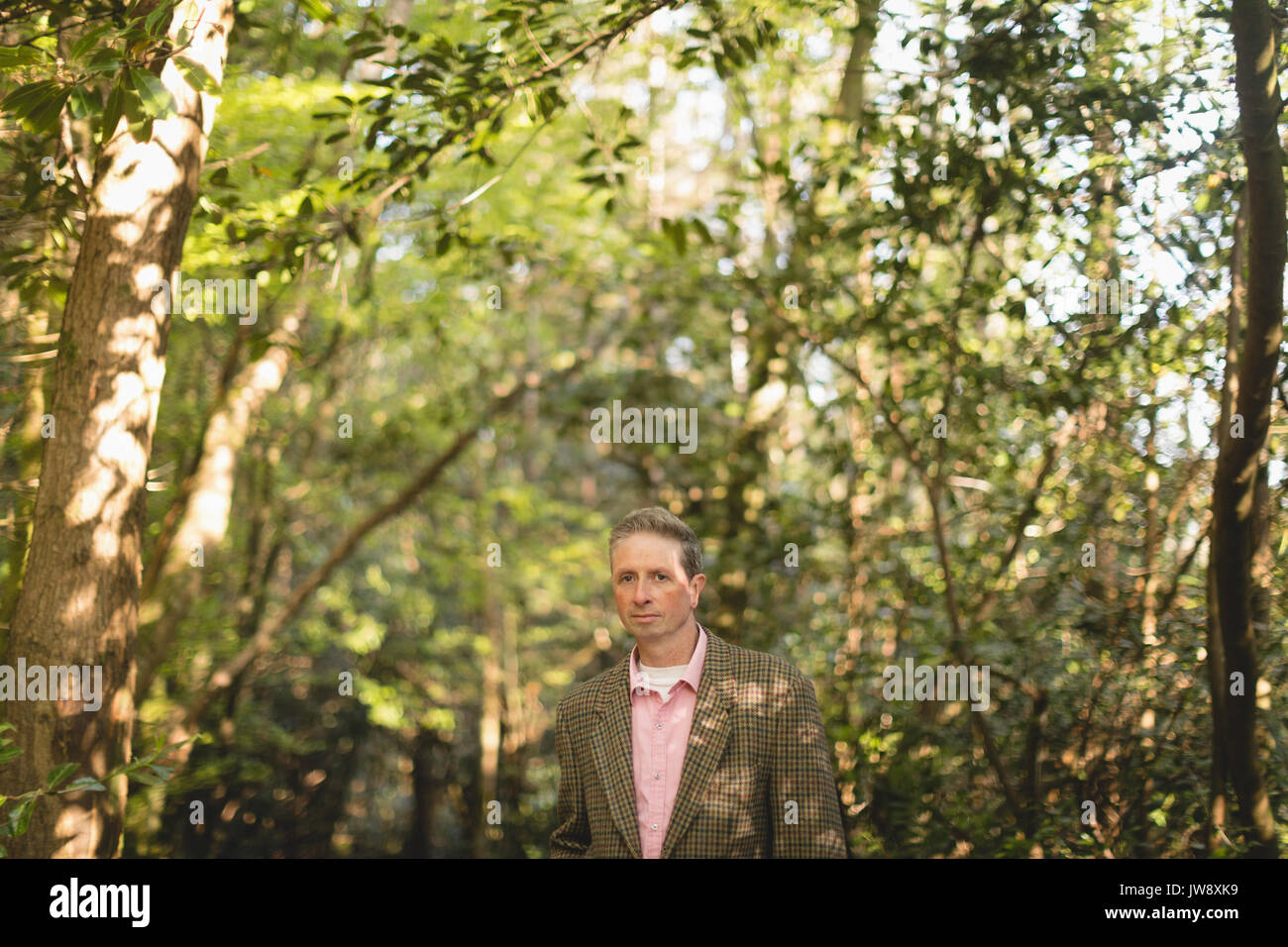 Portrait of mature man hi-res stock photography and images - Alamy
