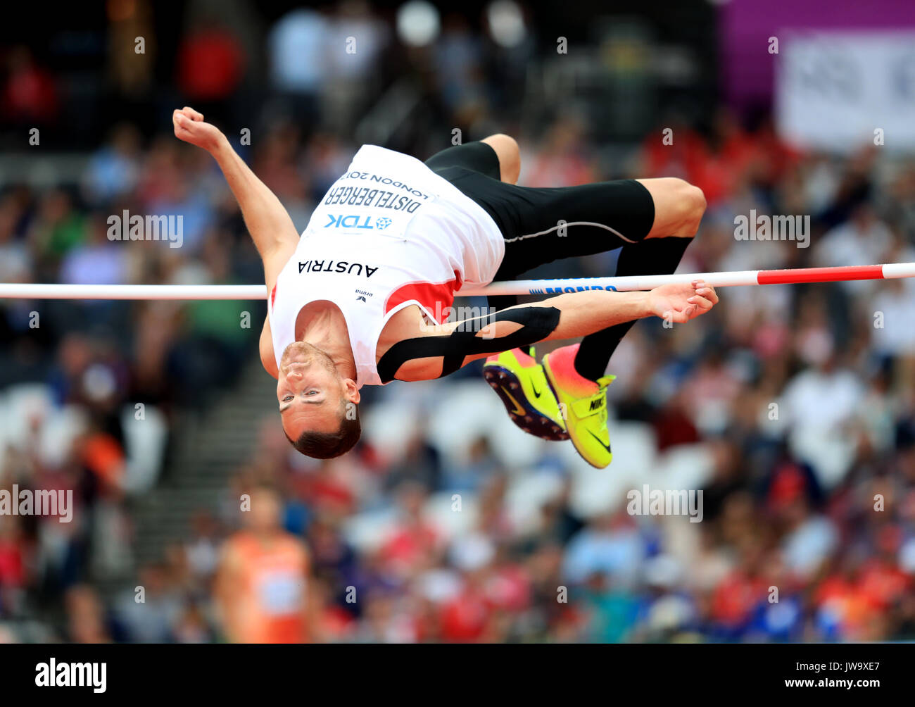 Mens decathlon high jump hires stock photography and images Alamy