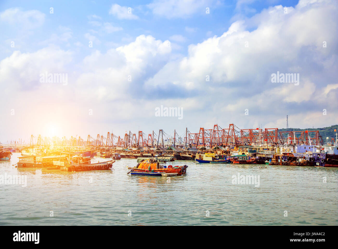Outdoor wharf with sun hi-res stock photography and images - Alamy