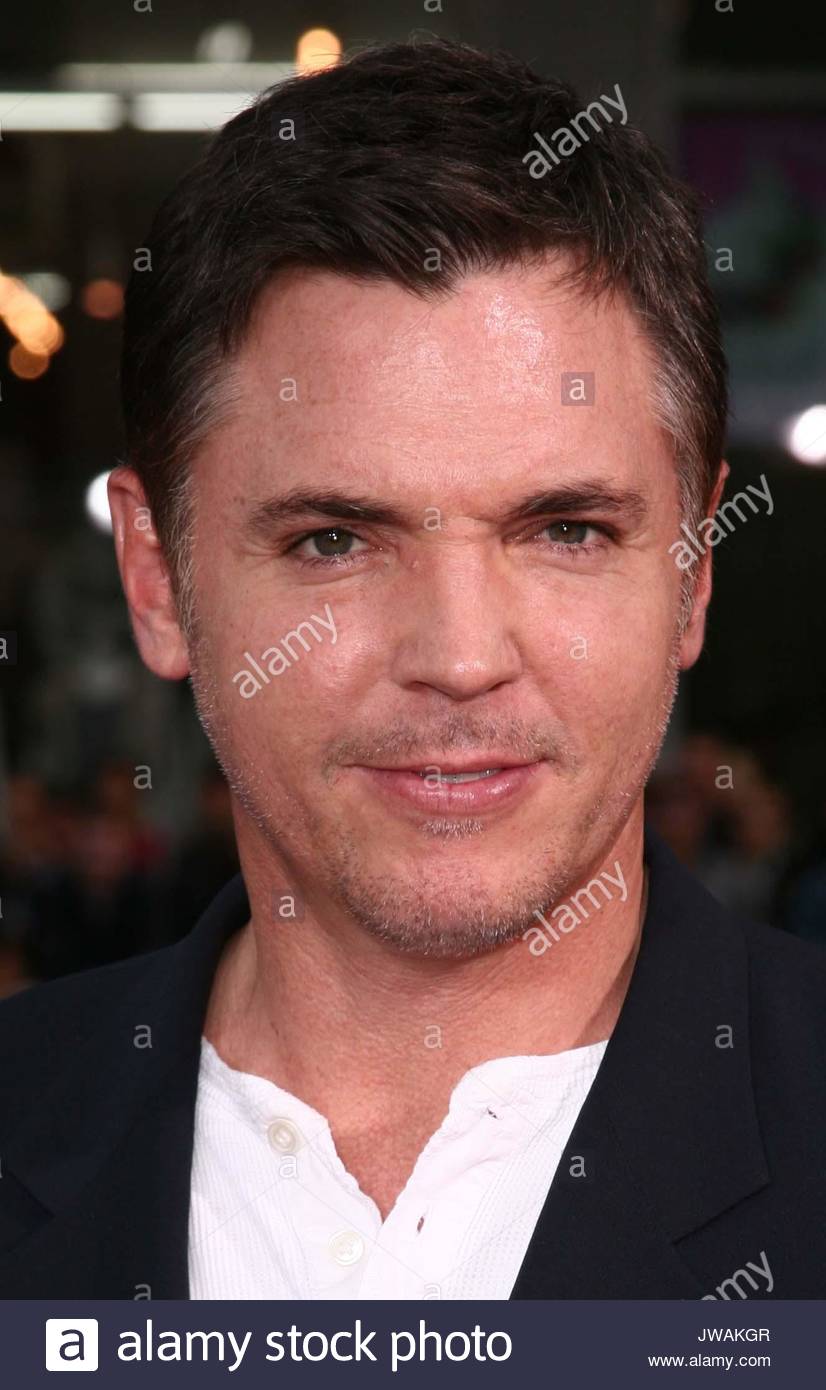 Nicholas Lea pictures photo Nicholas Lea