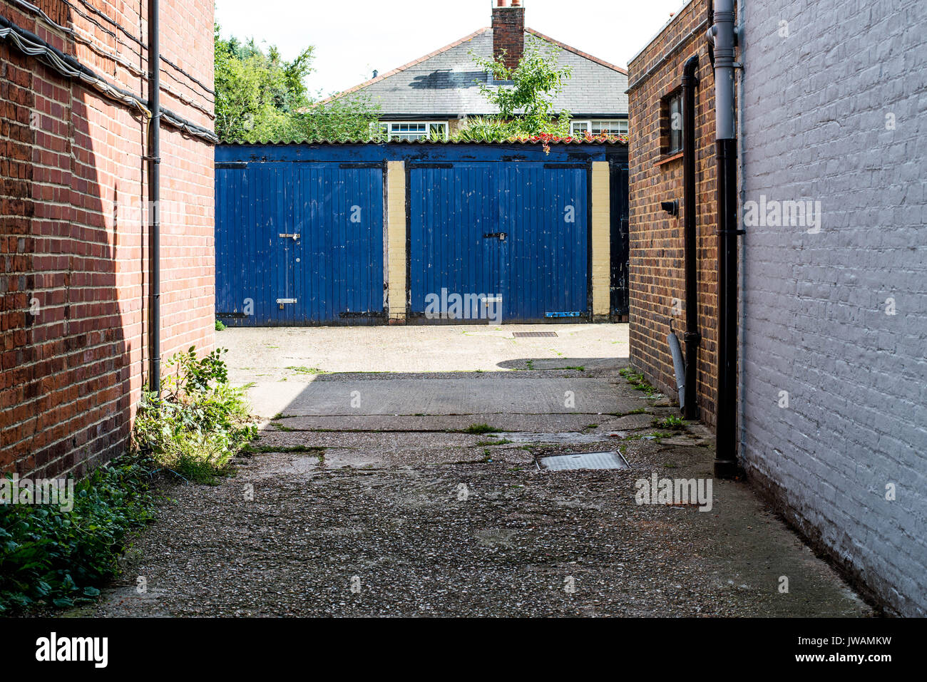Back street garage hires stock photography and images Alamy