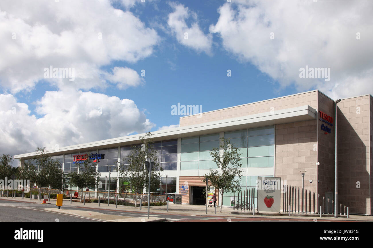 Tesco extra supermarket hires stock photography and images Alamy