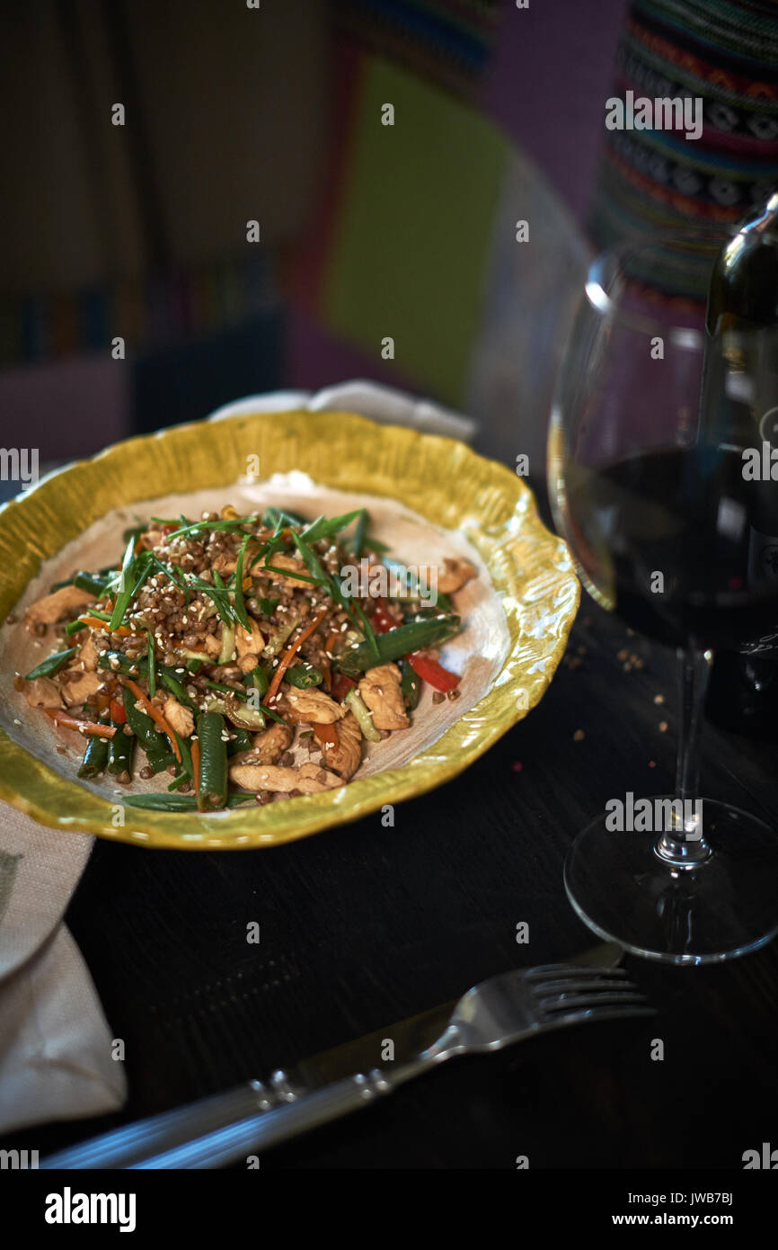 Stirfried glass noodles with minced pork and tomato, fried vermicelli