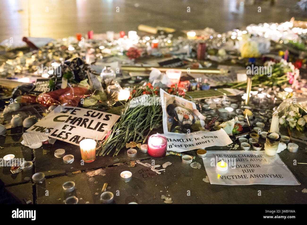 je suis charlie, je suis le policier. Le clown n'est pas mort. Homage at the victims of Charlie hebdo killing in Paris the 7th of january 2015. Stock Photo