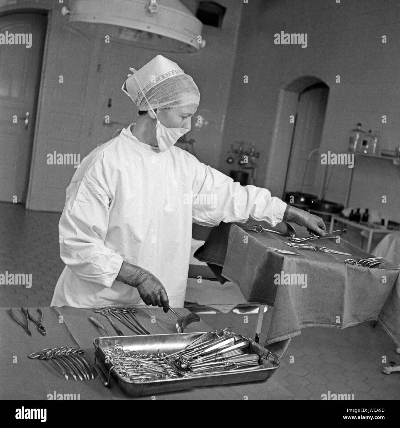 Vintage Surgical Instruments High Resolution Stock Photography and Images Alamy