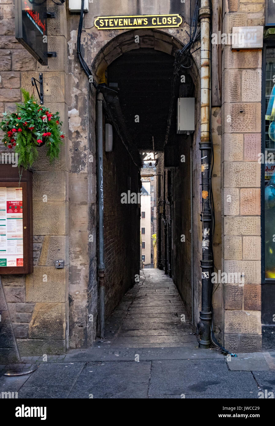 Edinburgh old town Stock Photo - Alamy