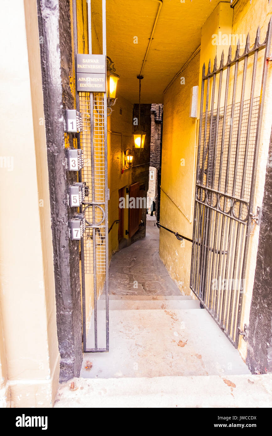 Edinburgh old town wynd Stock Photo