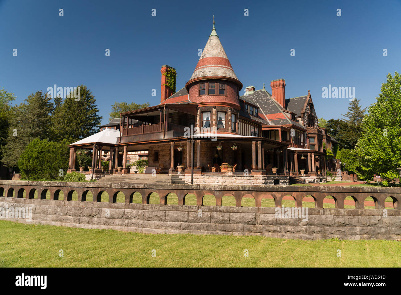Beautiful Victorian mansion with surrounding gardens in upstate New