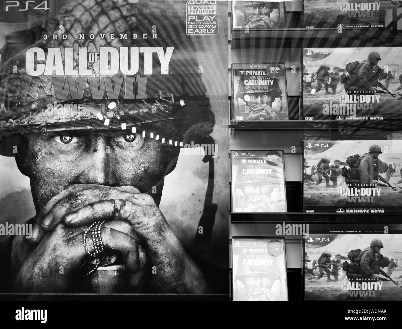 Game store window display advertising Call of Duty Stock Photo