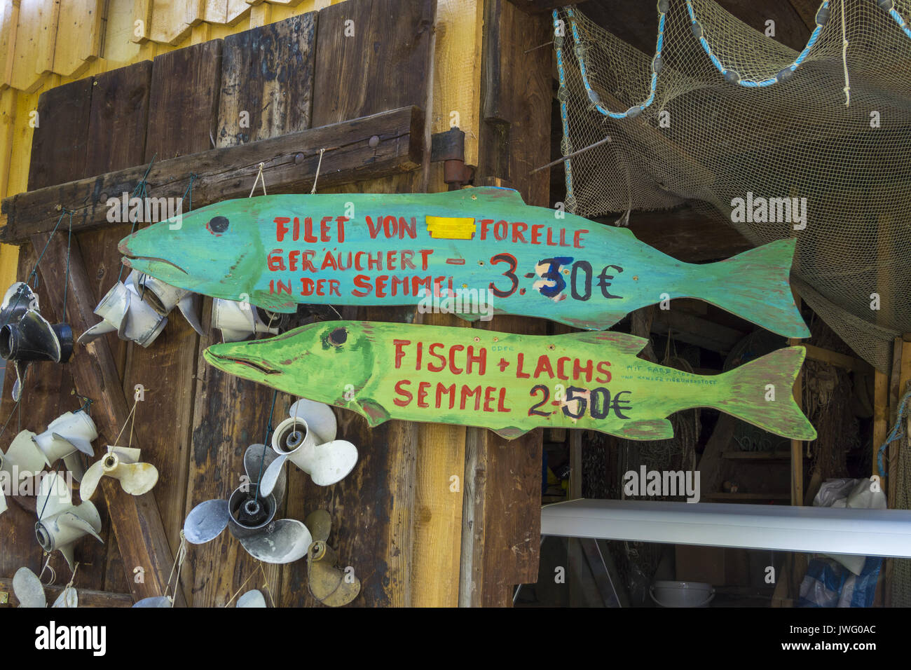 Schilder für Fischverkauf in Diessen am Ammersee, Pfaffenwinkel, Oberbayern, Bayern, Deutschland, Europa Stock Photo