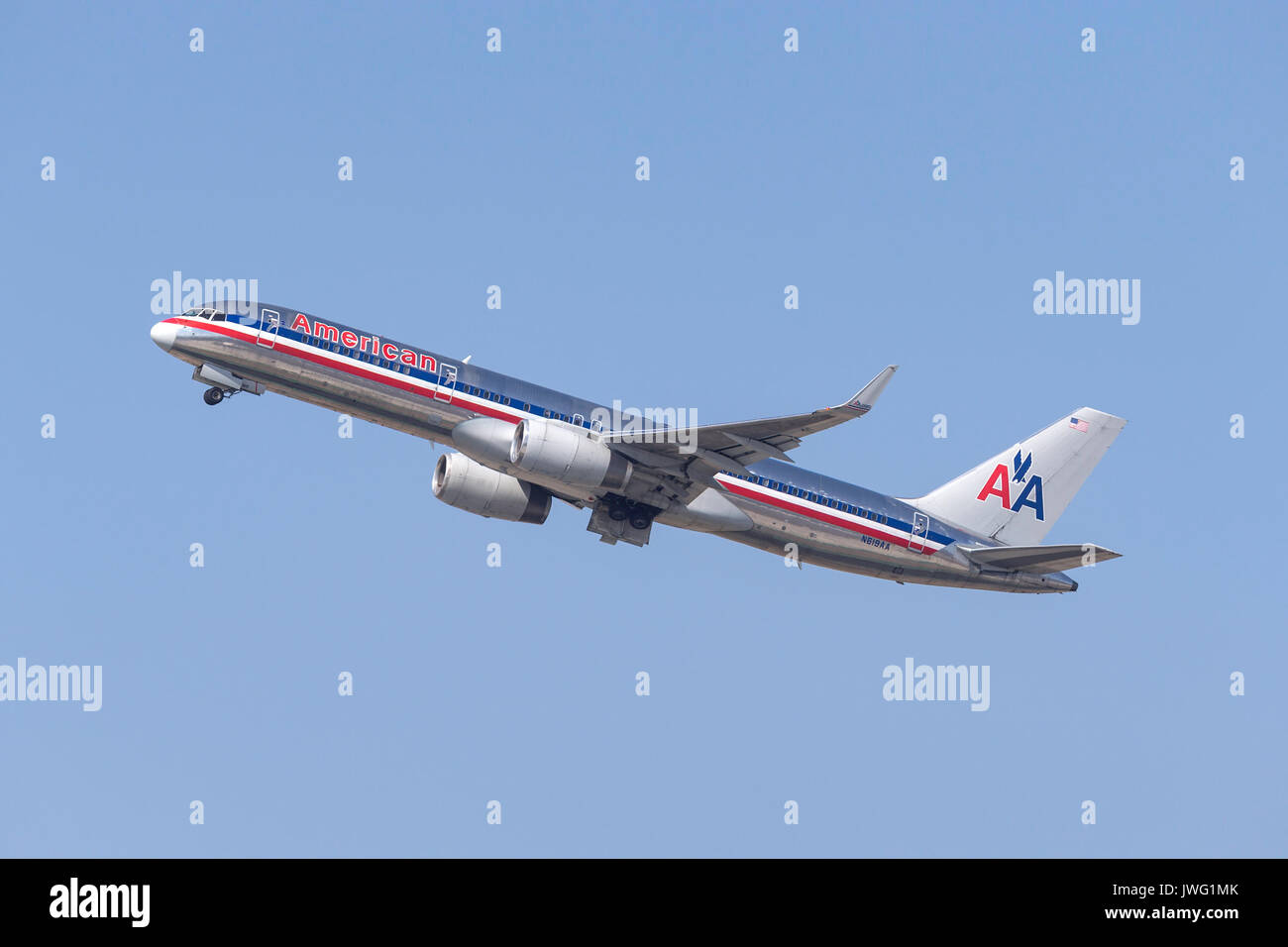 American Airlines Boeing 757-223 N619AA Departing San Diego ...