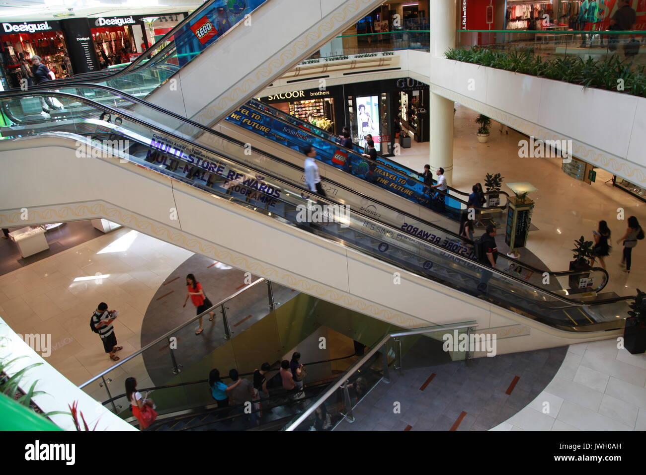 Mechanical escalator hi-res stock photography and images - Alamy