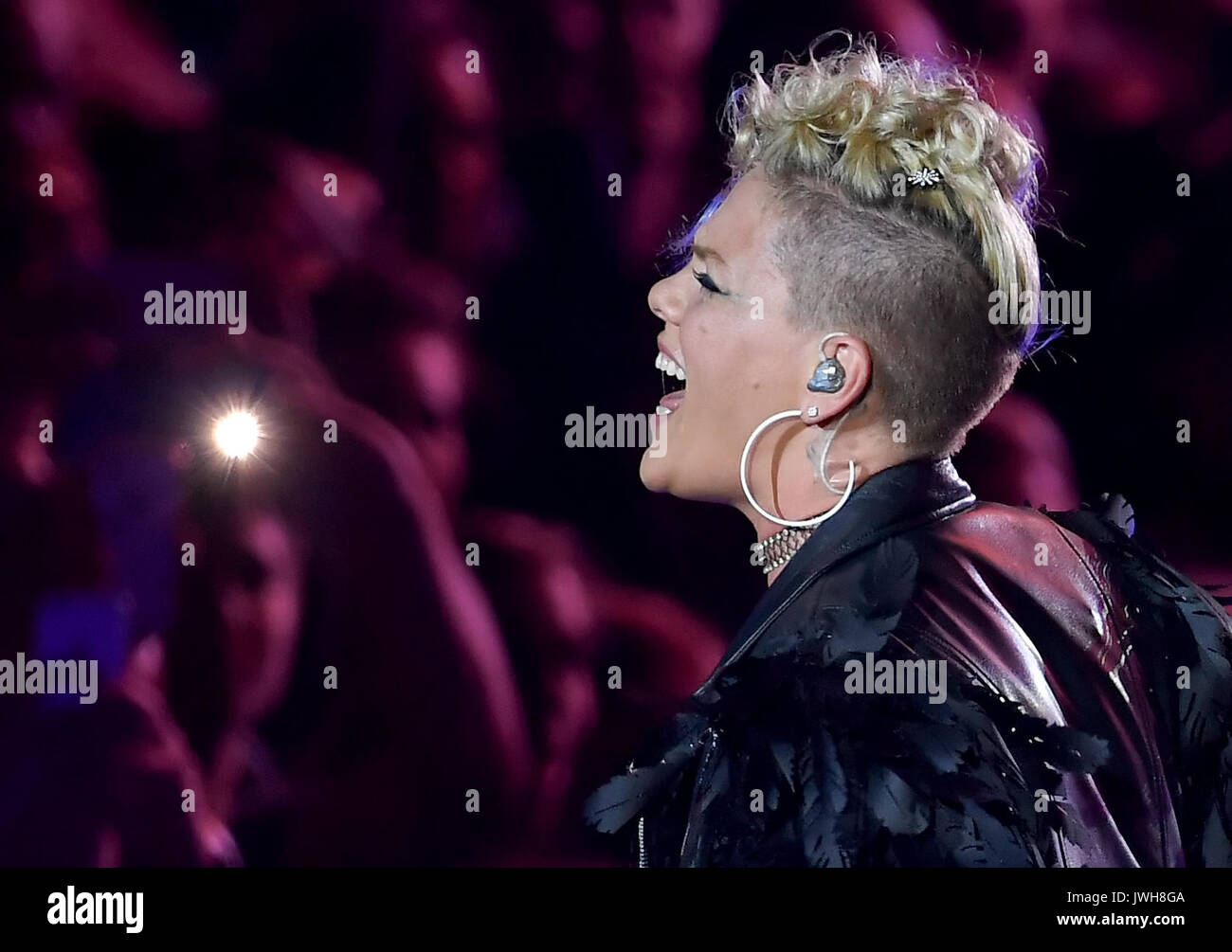 Berlin, Germany. 11th Aug, 2017. American pop singer Pink performs on the Waldbuehne ('Forest Stage') in Berlin, Germany, 11 August 2017. Photo: Britta Pedersen/dpa-Zentralbild/dpa/Alamy Live News Stock Photo