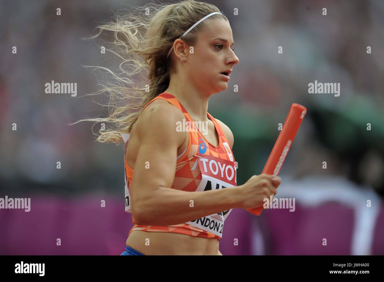Lonodn, UK. 12 Aug, 2017. Laura De Witte (NED) in the womens 4 x 400m relay. IAAF world athletics championships. London Olympic stadium. Queen Elizabeth Olympic park. Stratford. London. UK. 12/08/2017. Credit: Sport In Pictures/Alamy Live News Stock Photo