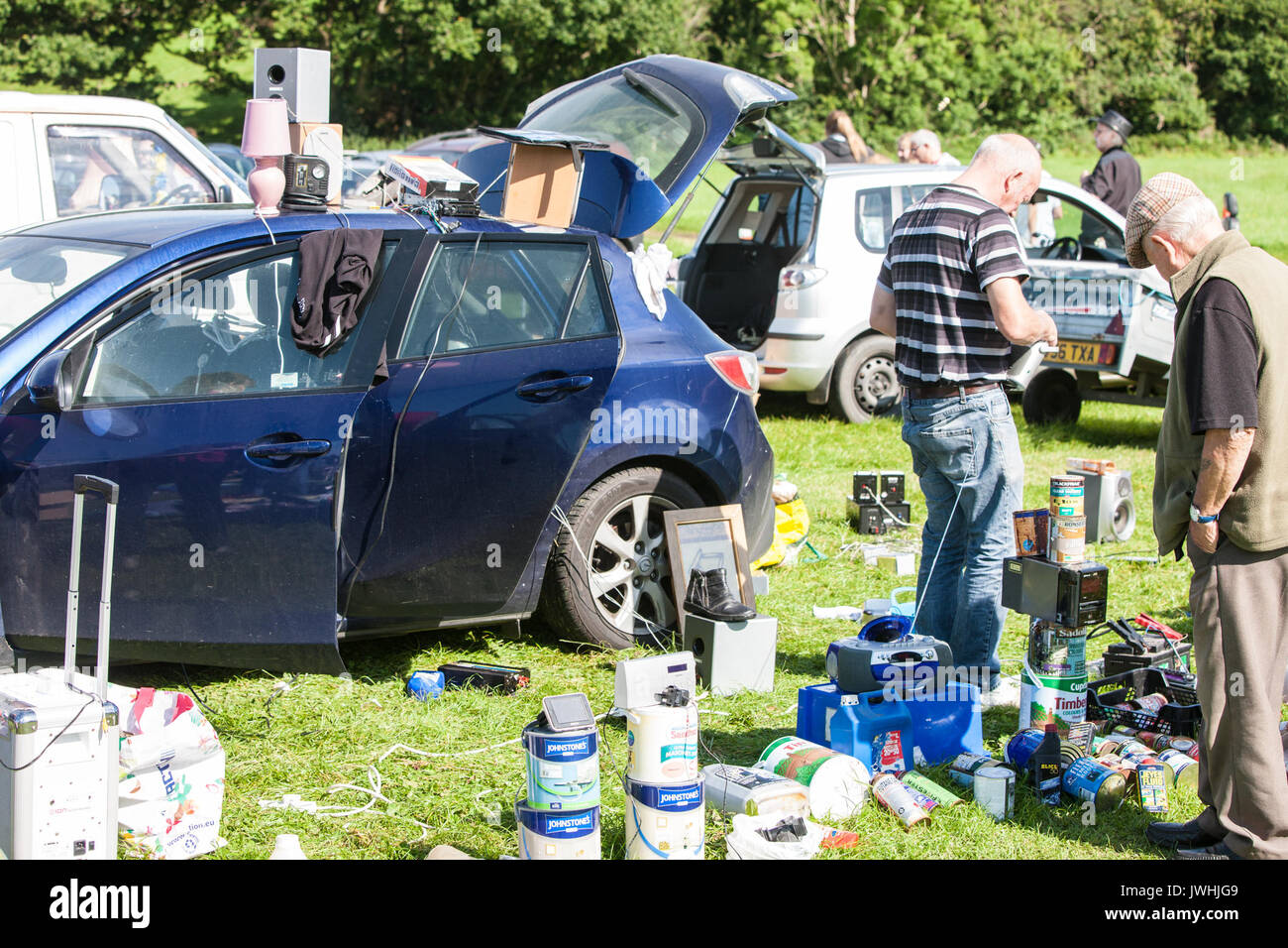 Tre'r-ddol village,Ceredigion, Wales, UK. 13th August, 2017. Sunday car boot sale.Popular with tourists to the coastal area and locals. Held in the village of Tre'r-ddol,between Machynlleth and Aberystwyth,Ceredigion,Mid,Wales,U.K.,Europe. Credit: Paul Quayle/Alamy Live News Stock Photo