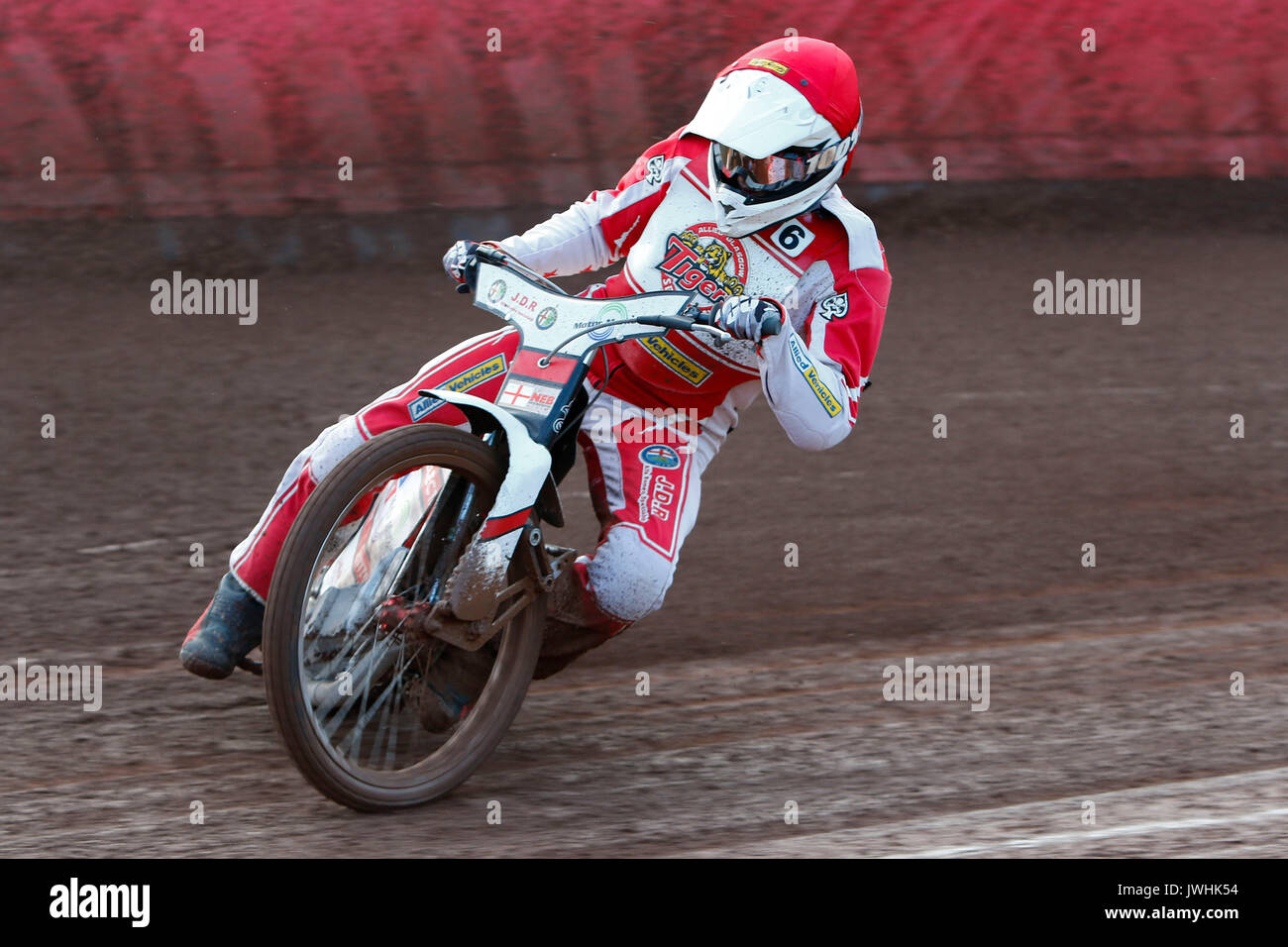 Glasgow, Scotland, UK. 12th August, 2017. Tom Perry leads into the 1st corner in Heat 2 Credit: Colin Poultney/Alamy Live News Stock Photo