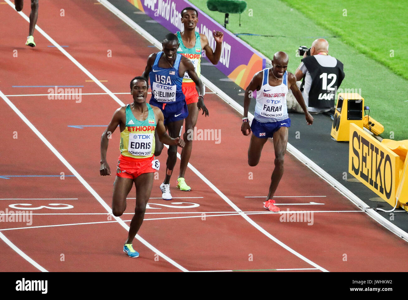 Britain's gold medal winner mo farah celebrates during the men's 5000 meters medal ceremony with u.s. London, UK. 12th Aug, 2017. Muktar Edris, Ethiopia, wins ahead of Mo