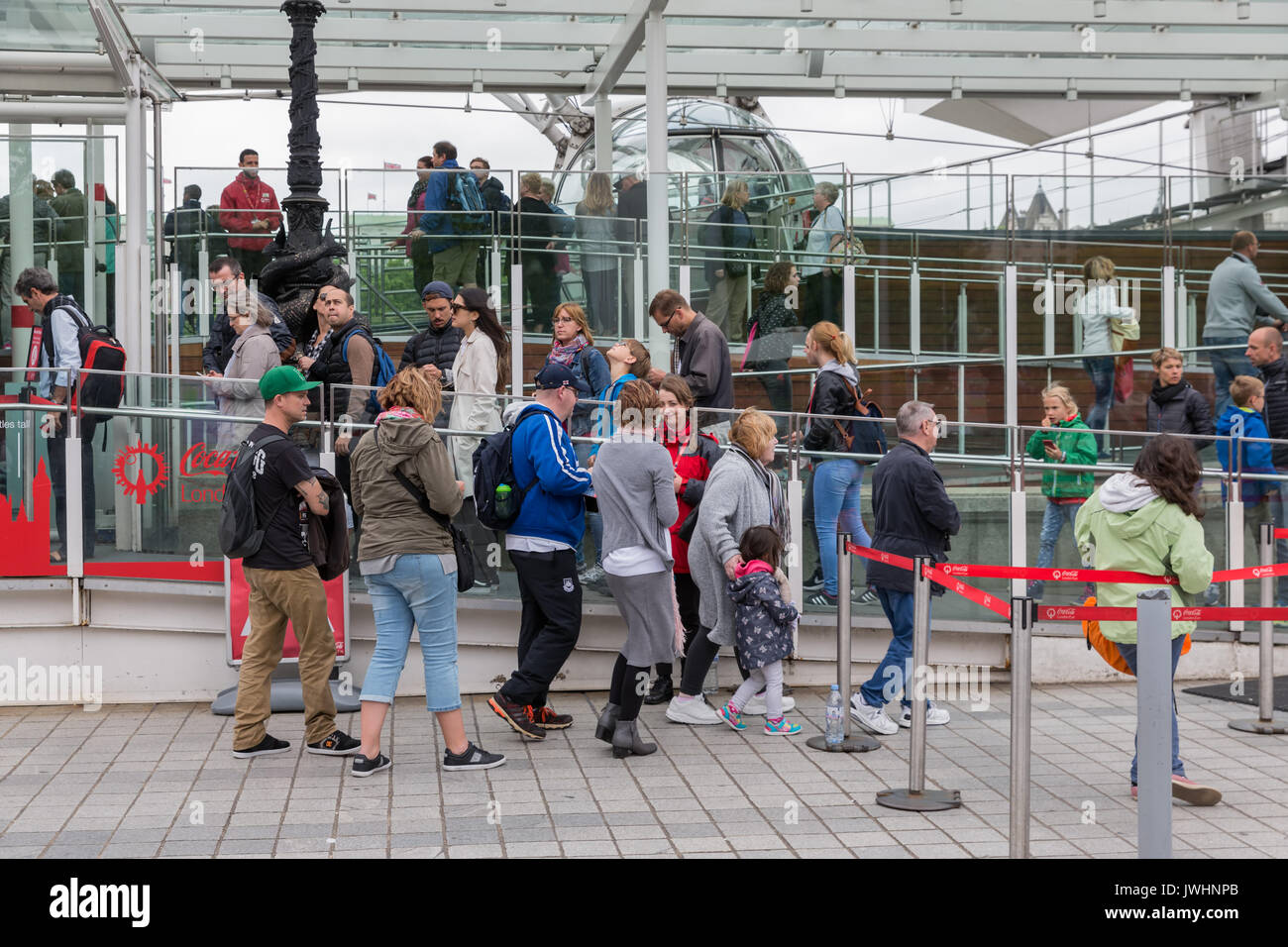 London queue people line crowd hires stock photography and images Alamy