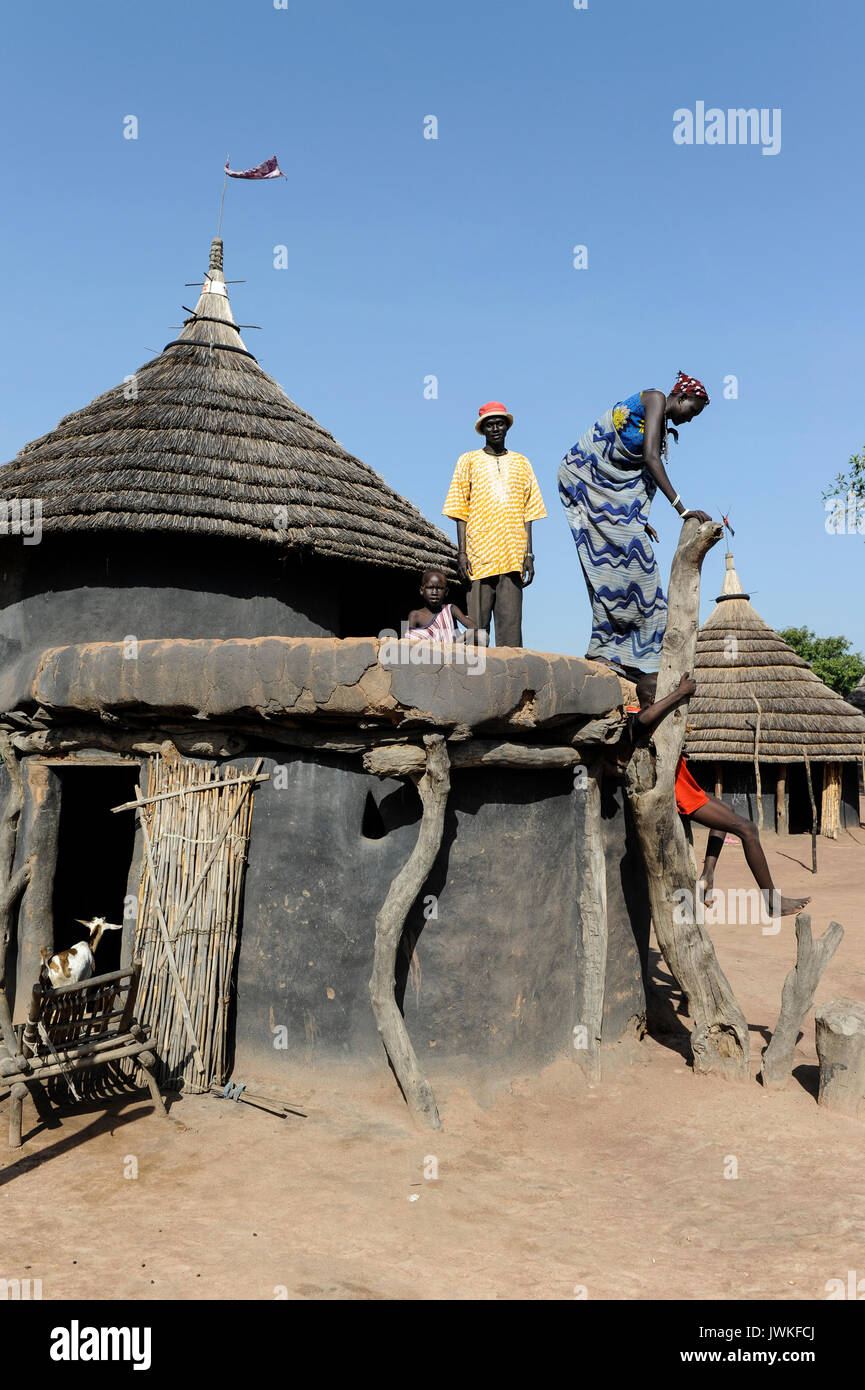 SOUTH SUDAN, village near Rumbek, clay hut of Dinka tribe Stock Photo