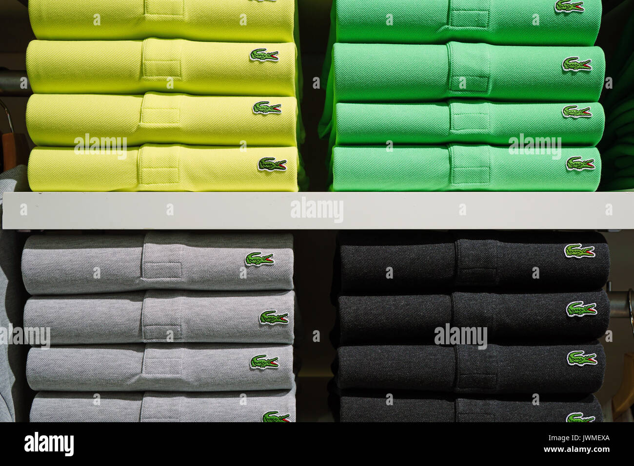 Samarbejdsvillig Stat ophavsret Lacoste shirt hi-res stock photography and images - Alamy