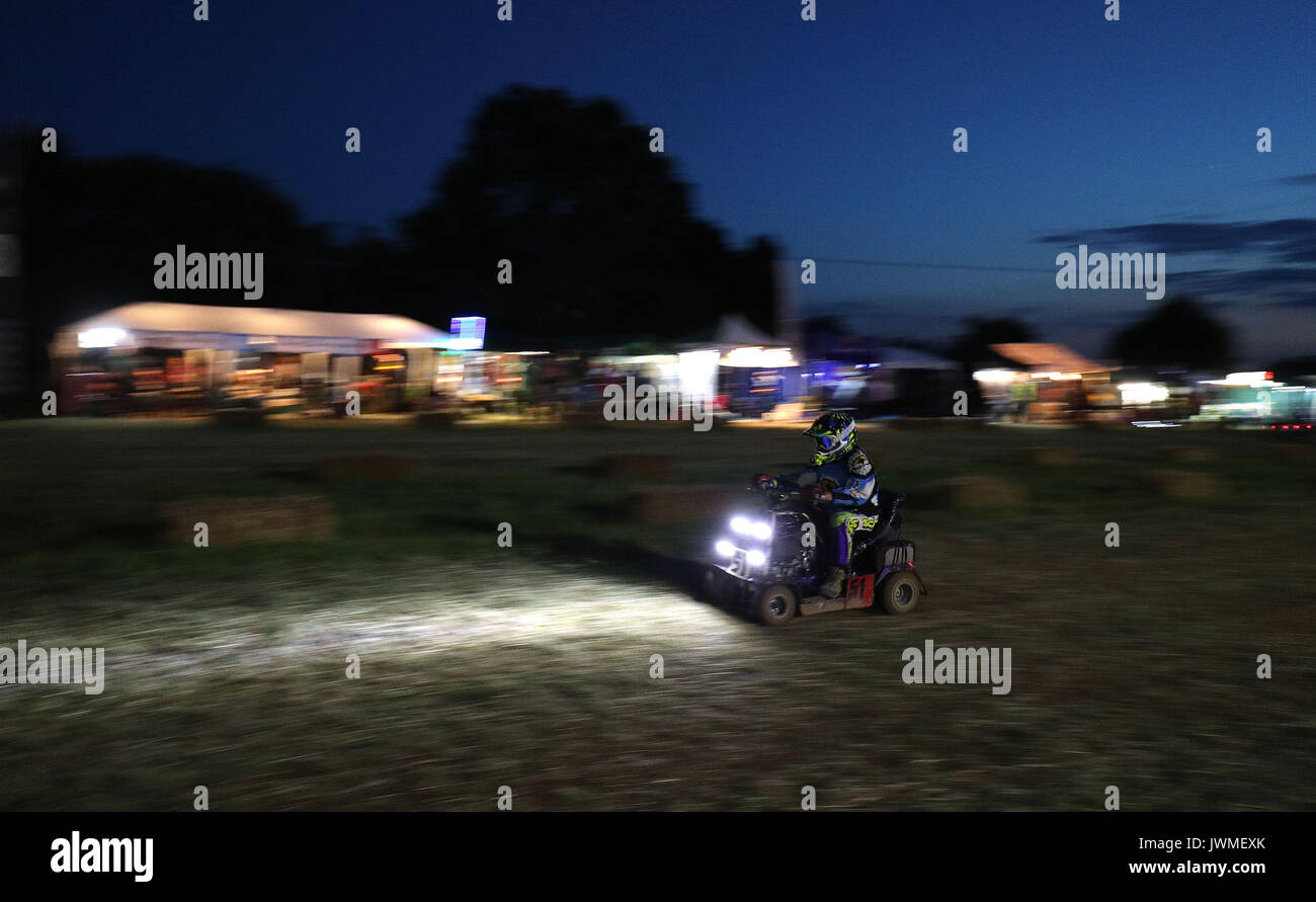 Rider mower hi-res stock photography and images - Alamy