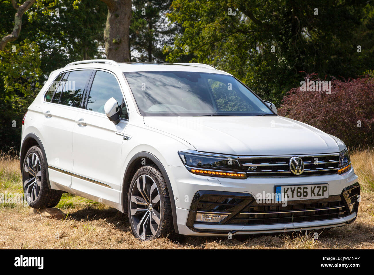 Vw tiguan r line hi-res stock photography and images - Alamy