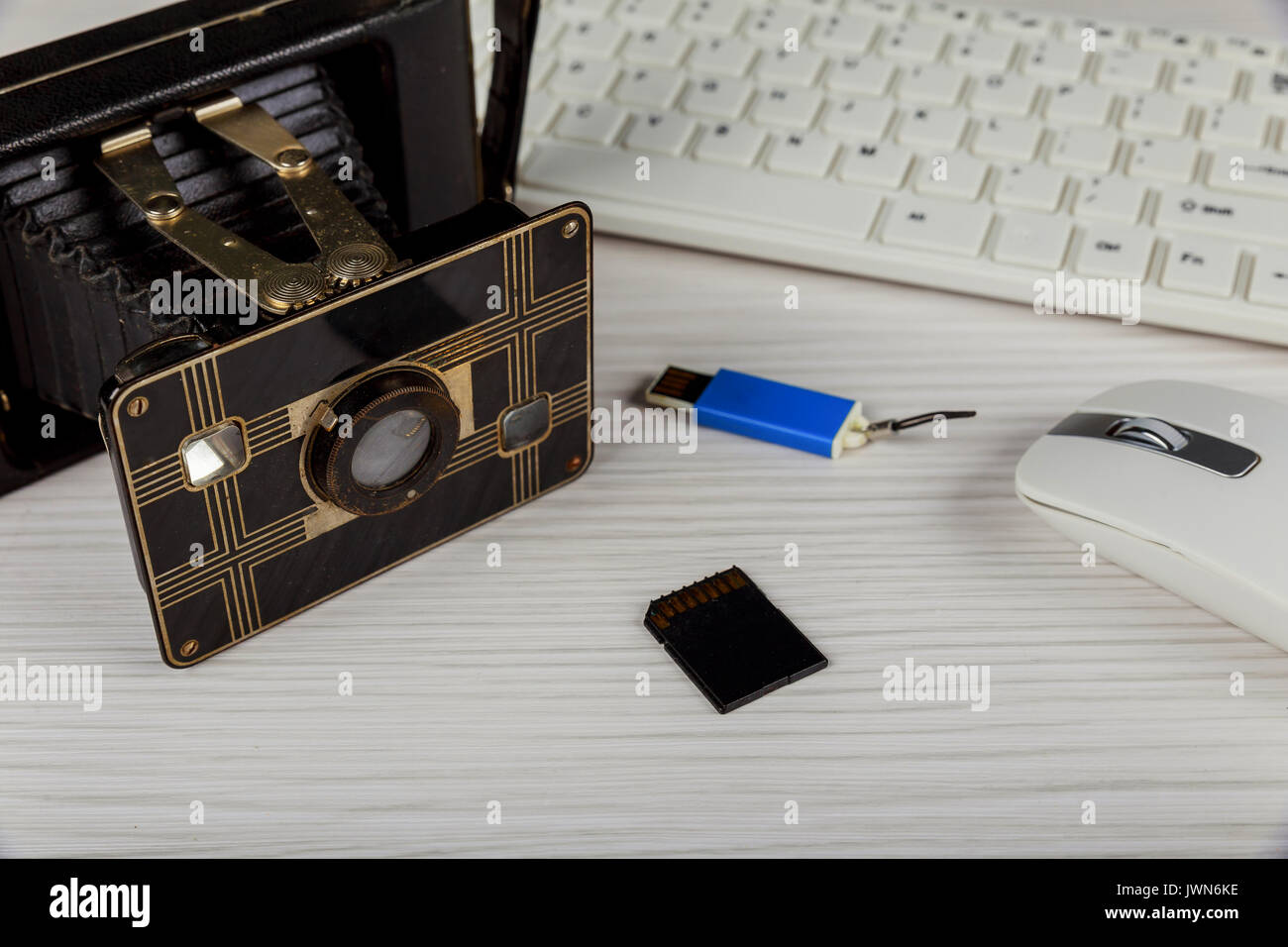 Camera flash backdrop hi-res stock photography and images - Alamy