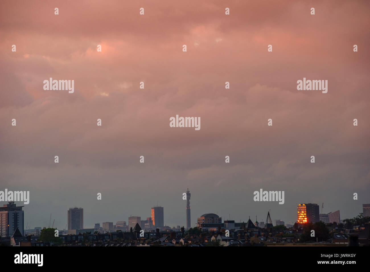 London skyline night bt tower hi-res stock photography and images - Alamy