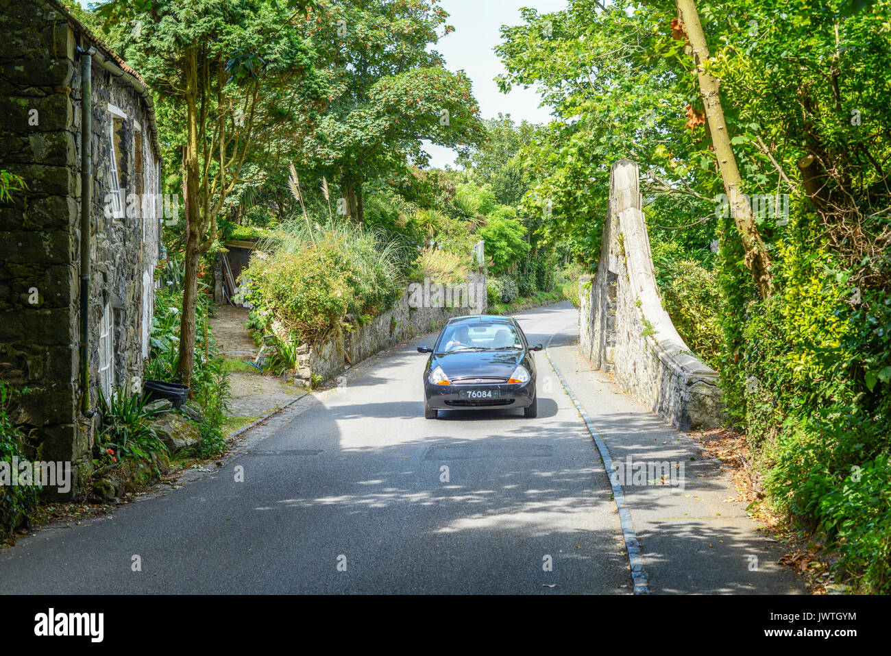 Quiet road hi-res stock photography and images - Alamy