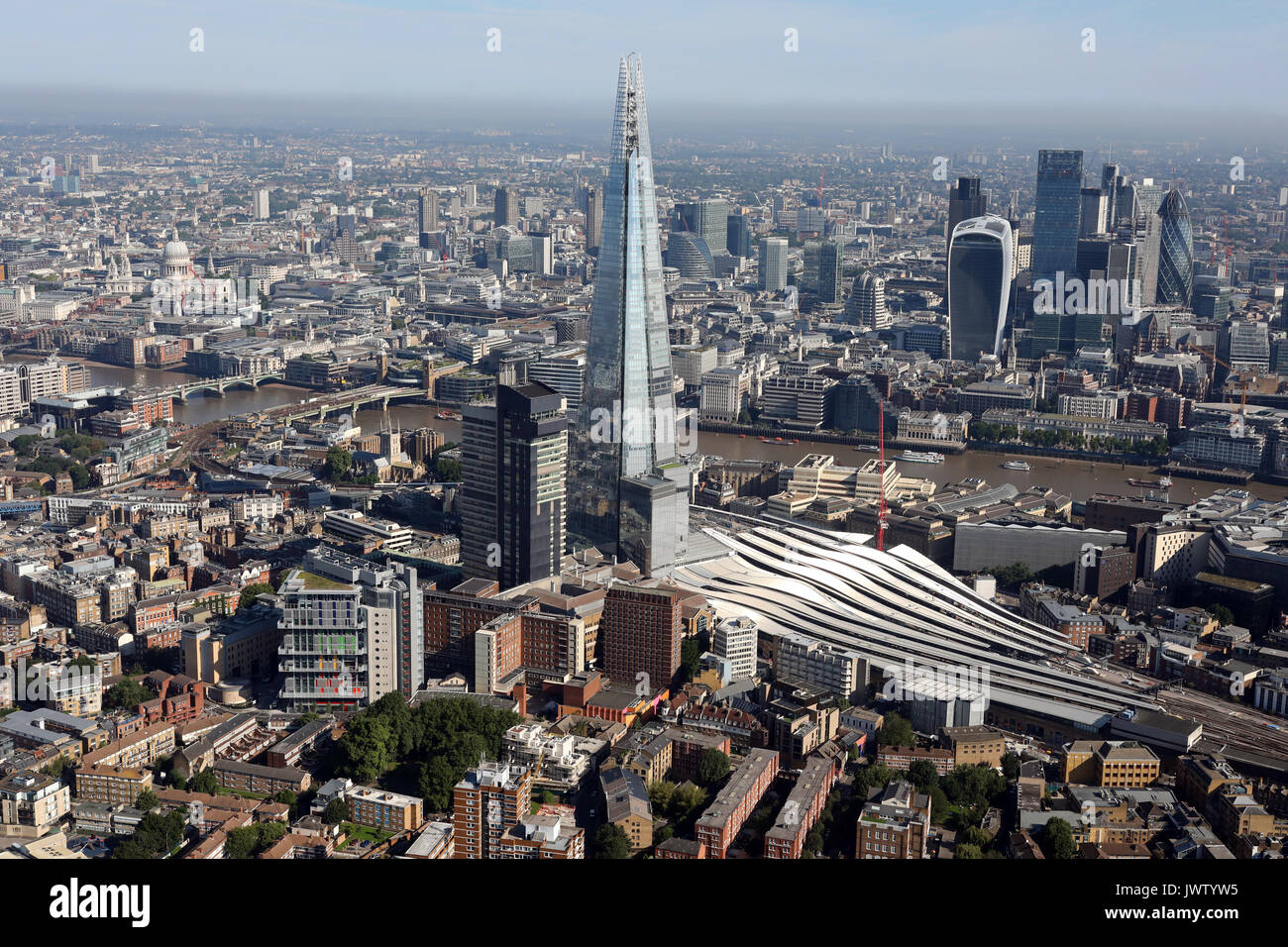 London Bridge Train Station Shard Hi res Stock Photography And Images london-bridge-train-station-shard-hi-res-stock-photography-and-images