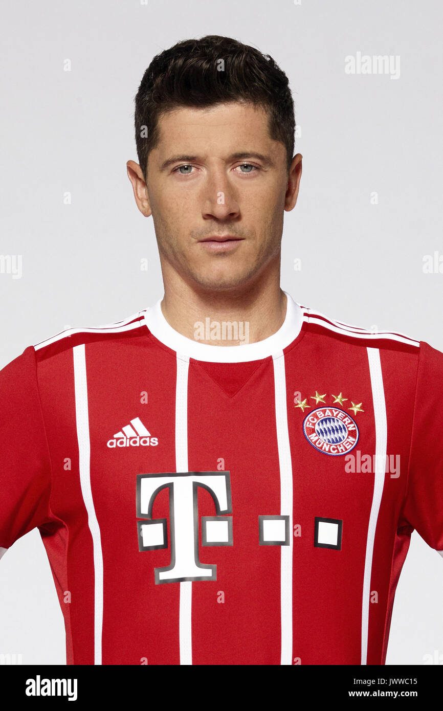 Handout German Bundesliga Official Photocall Fc Bayern Munich For Season 17 18 In Munich Germany Robert Lewandowski Photo Fc Bayern Munich Dpa Usage Worldwide Stock Photo Alamy