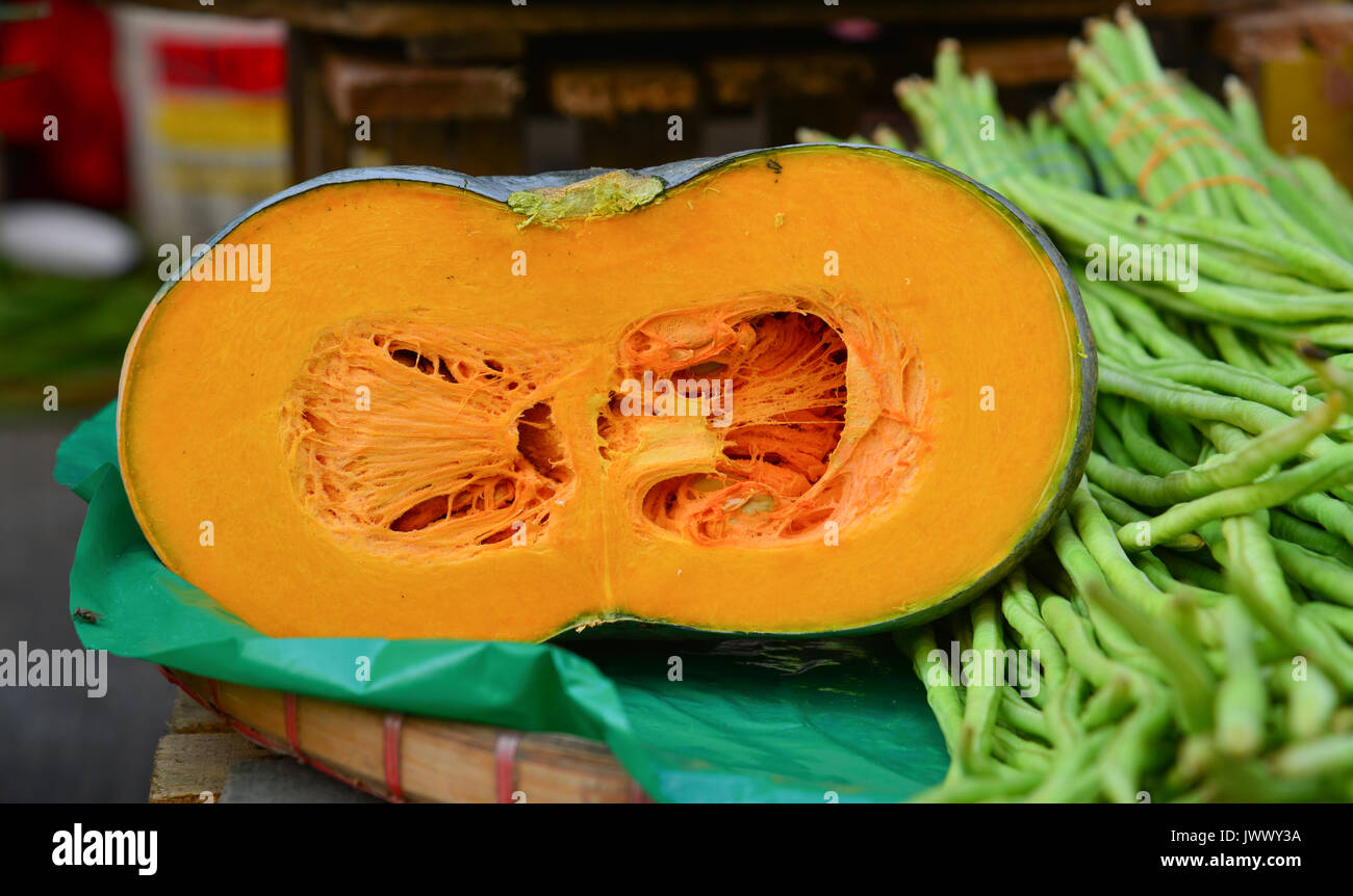 Yellow pumpkin at rural market in Manila, Philippines Stock Photo - Alamy