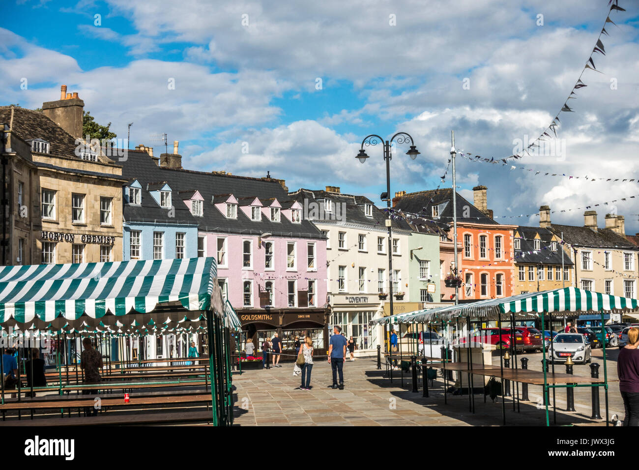 End of market day in the centre of the Cotswolds town of Cirencester, Gloucestershire, England, UK. Stock Photo